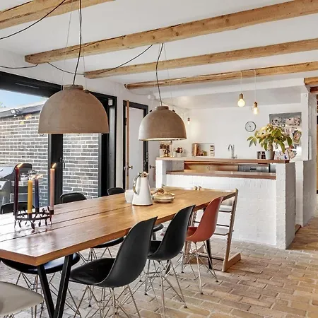 Vakantiehuis In With Wifi And 3 Bedrooms