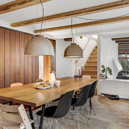 Vakantiehuis In With Wifi And 3 Bedrooms